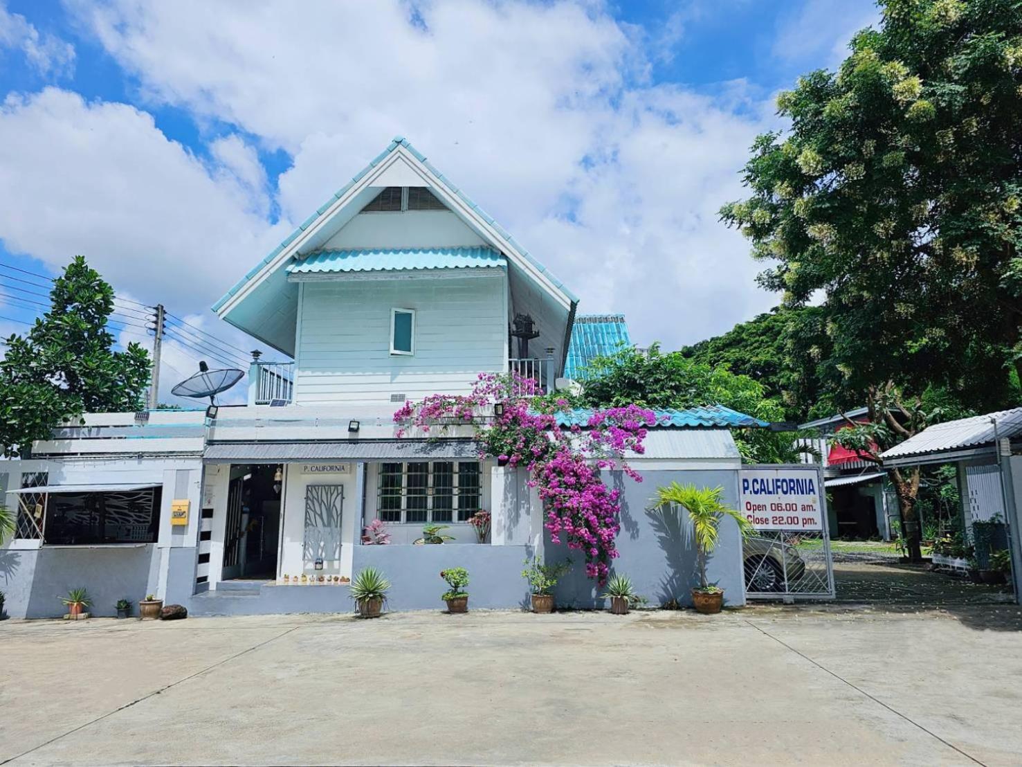 P.California Inter Hostel Nang Rong Exterior foto