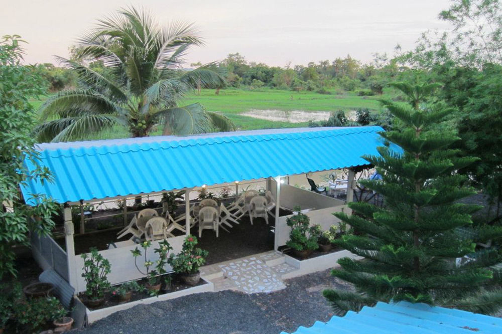 P.California Inter Hostel Nang Rong Exterior foto